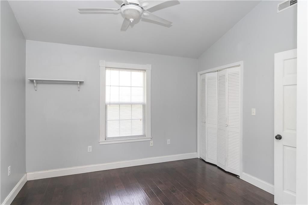 402 N Leonard Street — photo 39