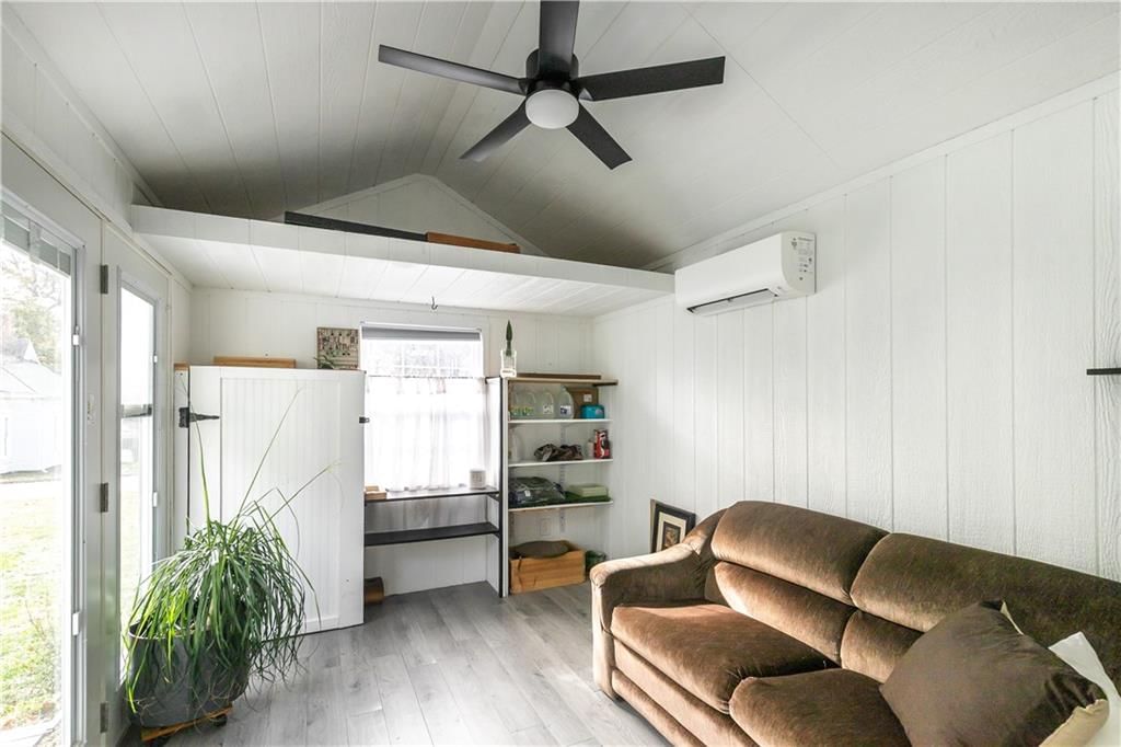 402 N Leonard Street — photo 41