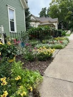 402 N Leonard Street — photo 46
