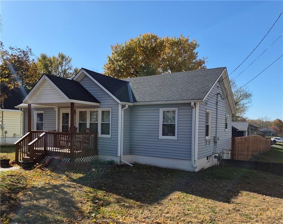 208 Ralph Street — photo 2