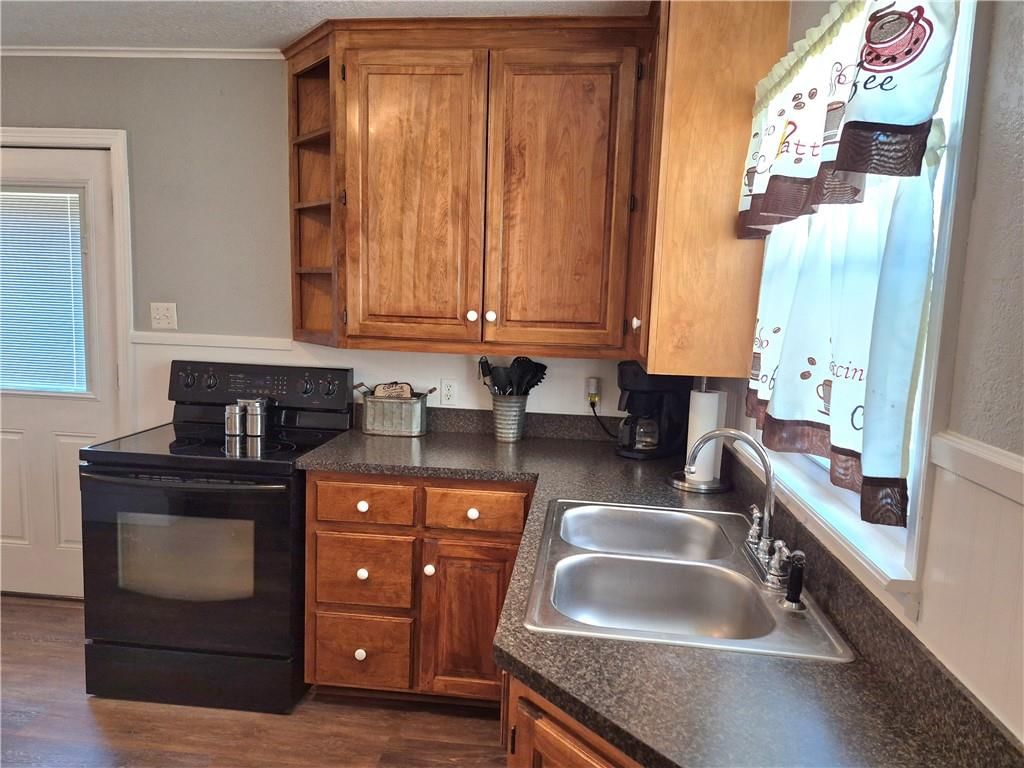 208 Ralph Street — photo 8