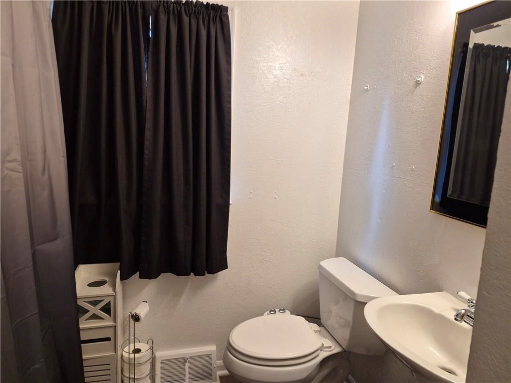 208 Ralph Street — photo 10