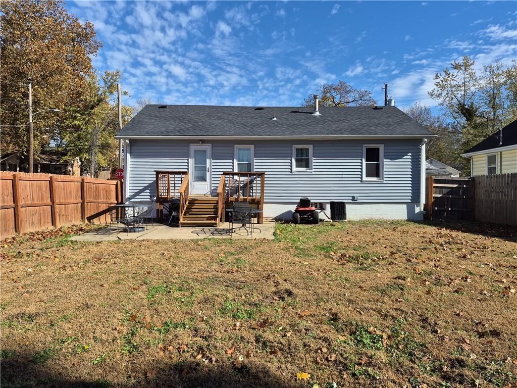 208 Ralph Street — photo 17