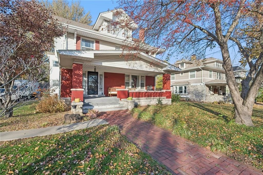 810 W Waldo Avenue — photo 2