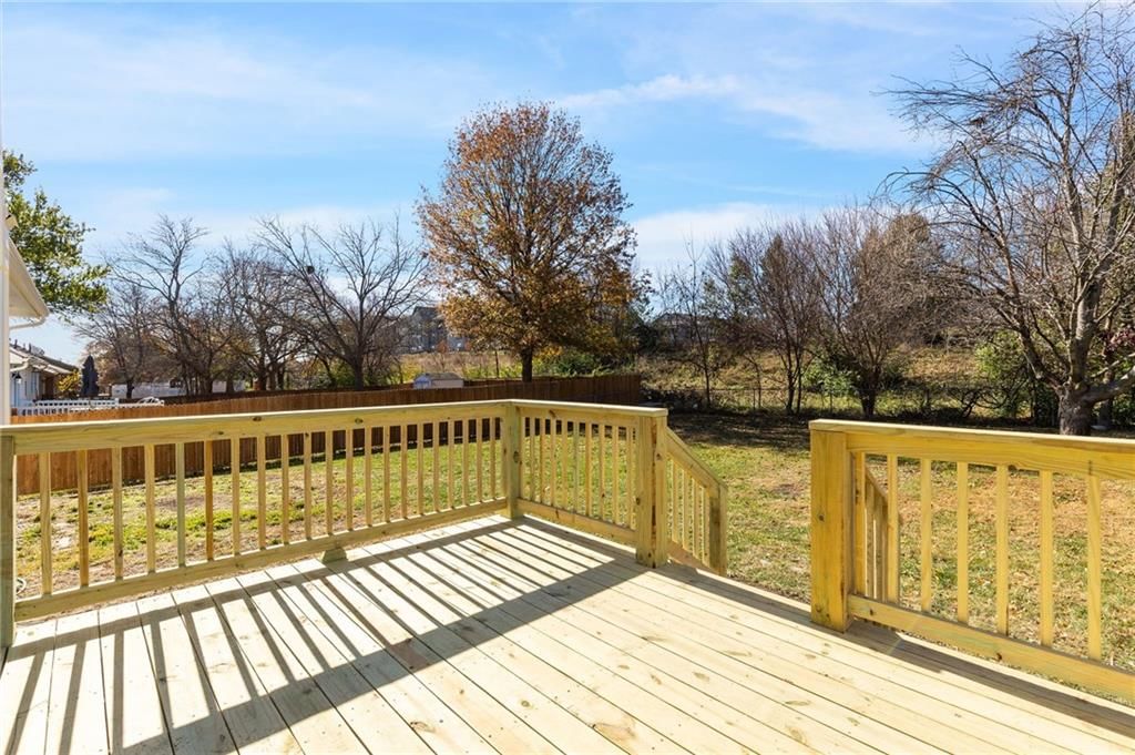 104 N Darrowby Drive — photo 35