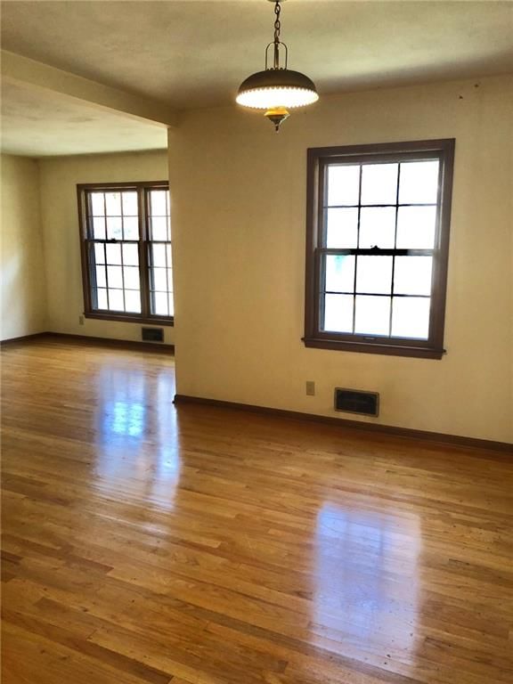 11337 Wornall Road — photo 3