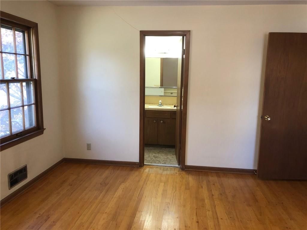 11337 Wornall Road — photo 5