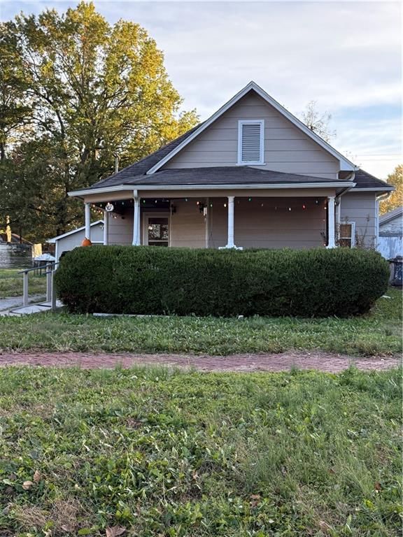 907 W 2nd Street — photo 1