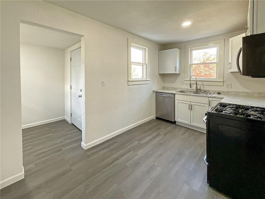 1935 E 7th Street — photo 11