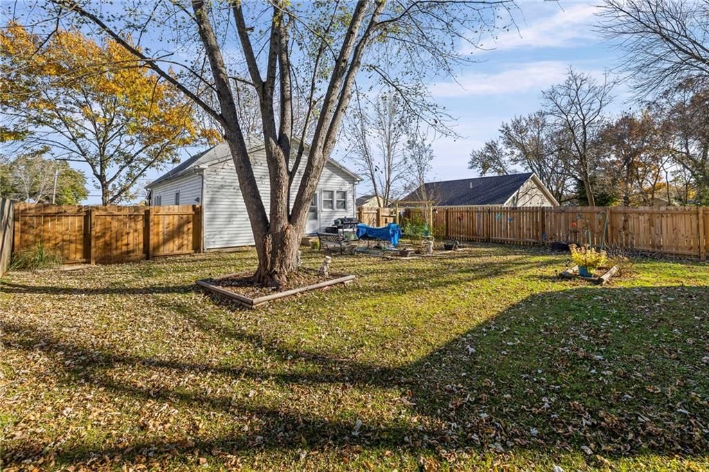 818 3rd Street — photo 24