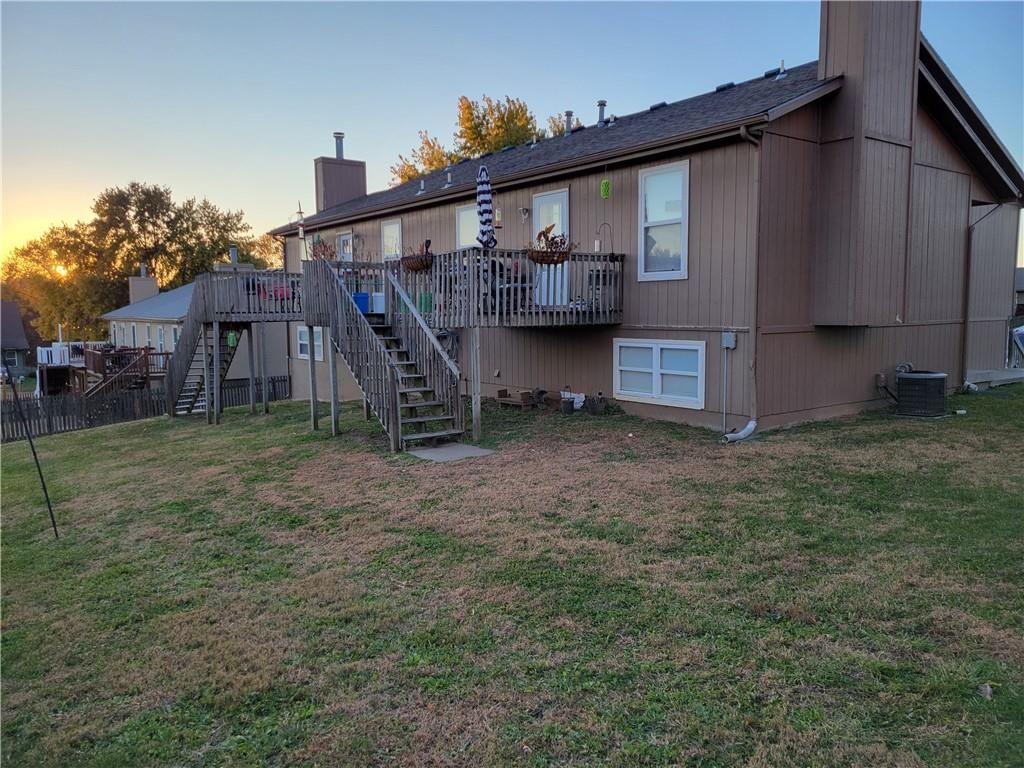 939-941 Goldfinch Lane — photo 5