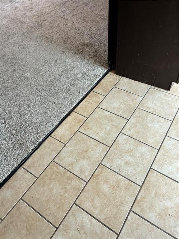 216 E Jackson Street — photo 8