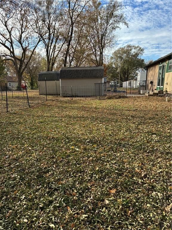 216 E Jackson Street — photo 18