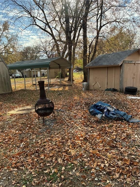216 E Jackson Street — photo 19
