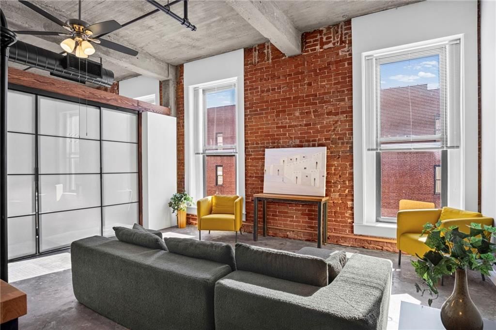 113 W 5th Street — photo 3
