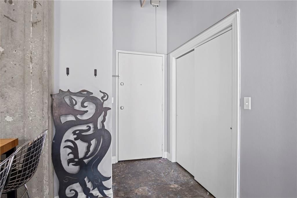 113 W 5th Street — photo 15