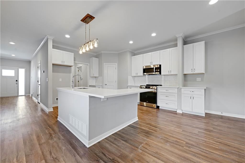 1095 N Findley Street — photo 5