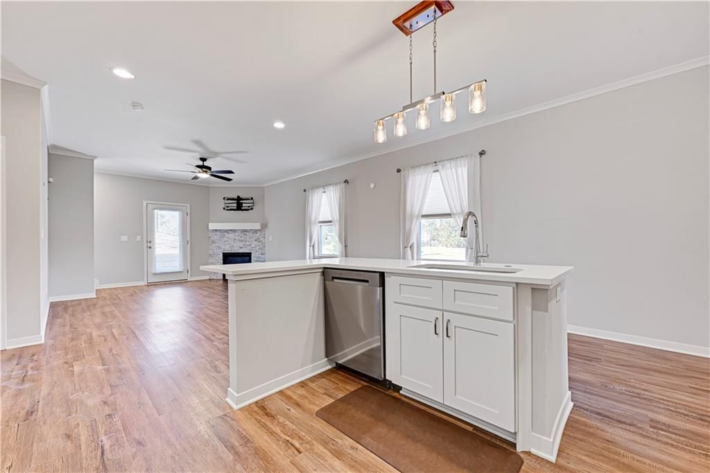 1095 N Findley Street — photo 6
