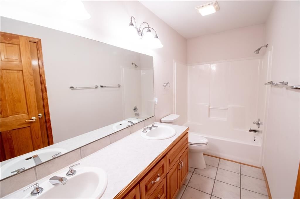 1215 Hacienda Lane — photo 28
