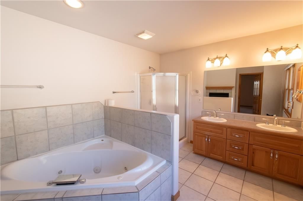 1215 Hacienda Lane — photo 34