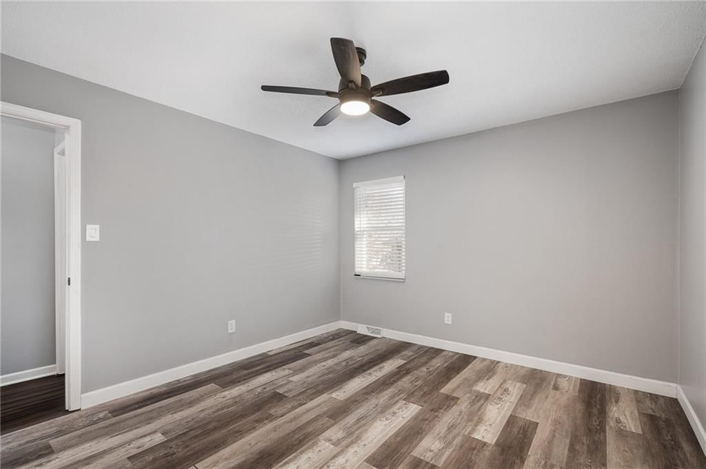 2804 NW Kingsridge Drive — photo 32