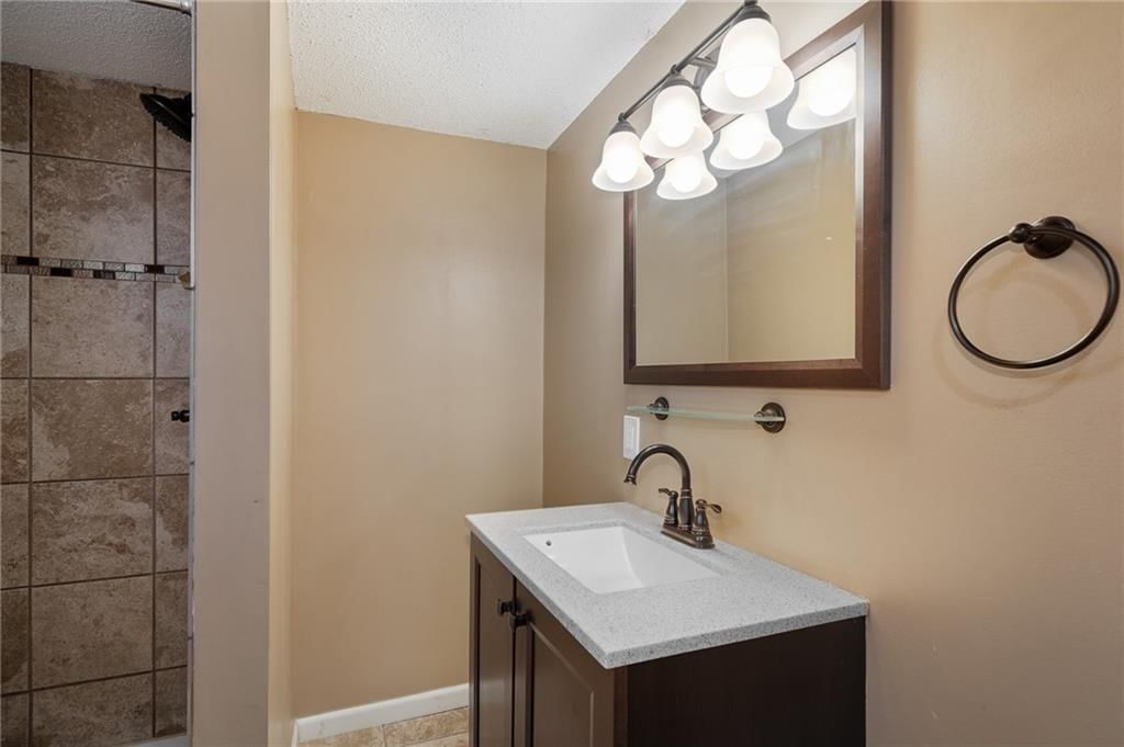 2804 NW Kingsridge Drive — photo 43