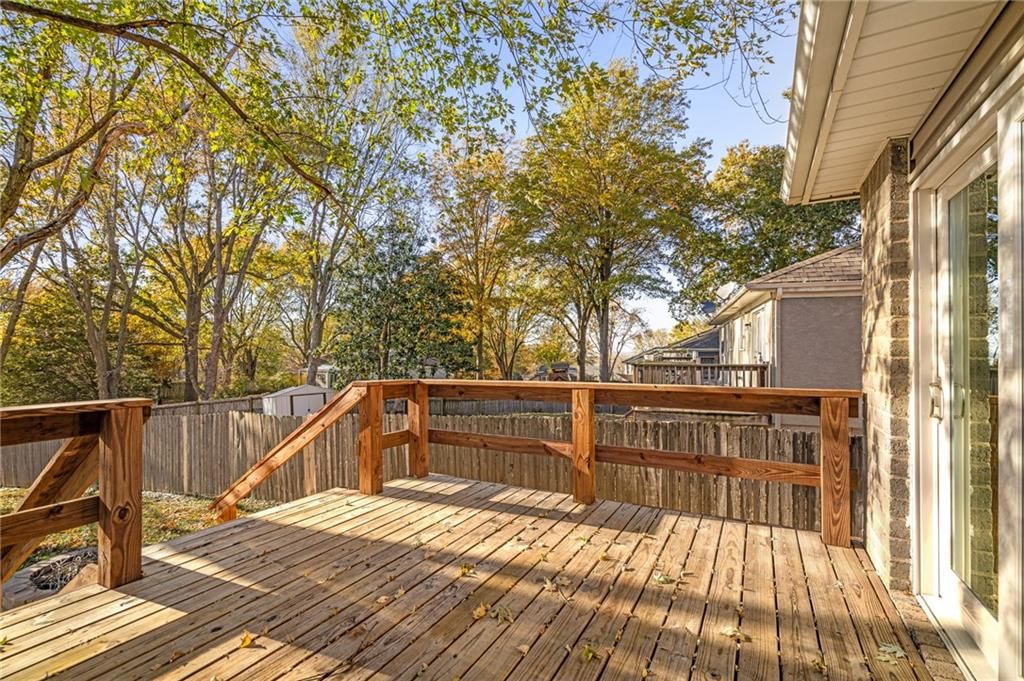2804 NW Kingsridge Drive — photo 46