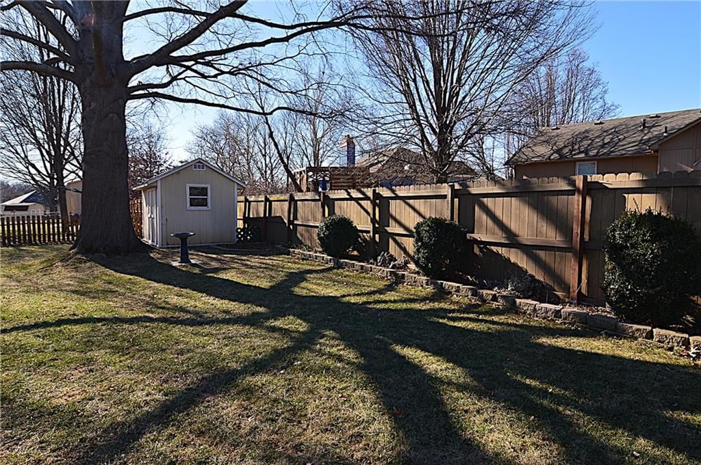 1138 NE Mulberry Street — photo 29