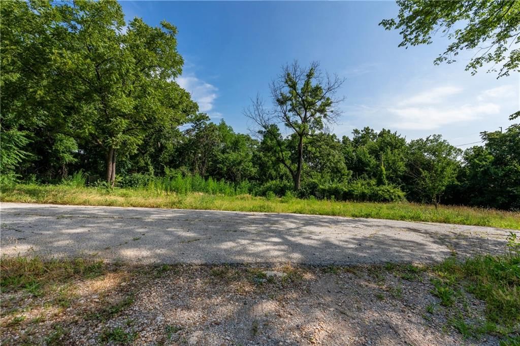8560 Harrison Street — photo 4
