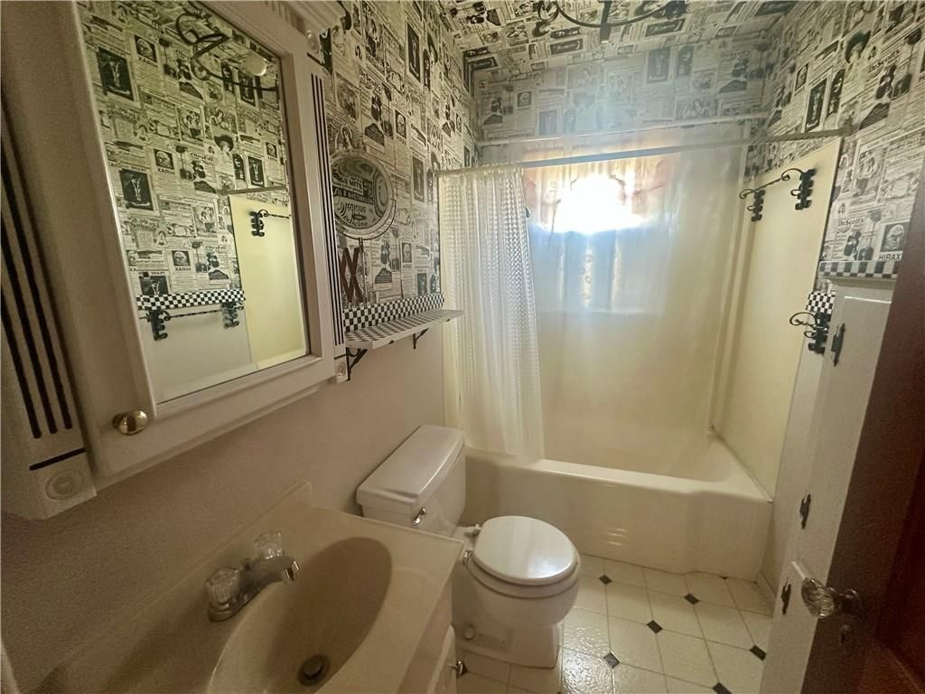 1222 E 3rd Street — photo 13