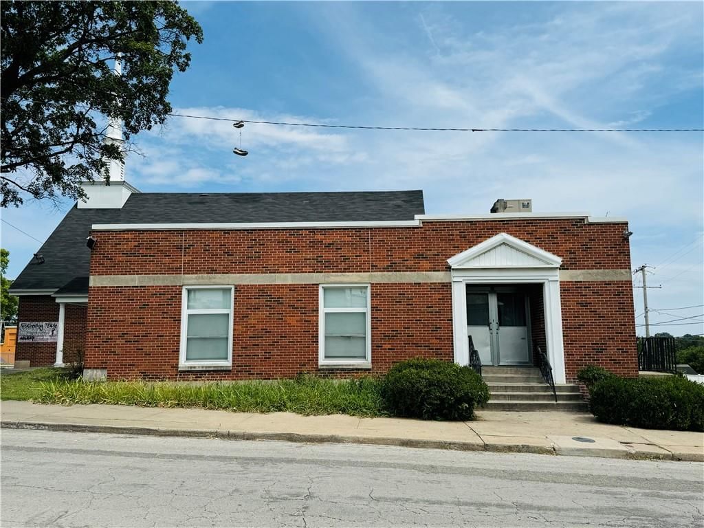 5001 Independence Avenue — photo 2