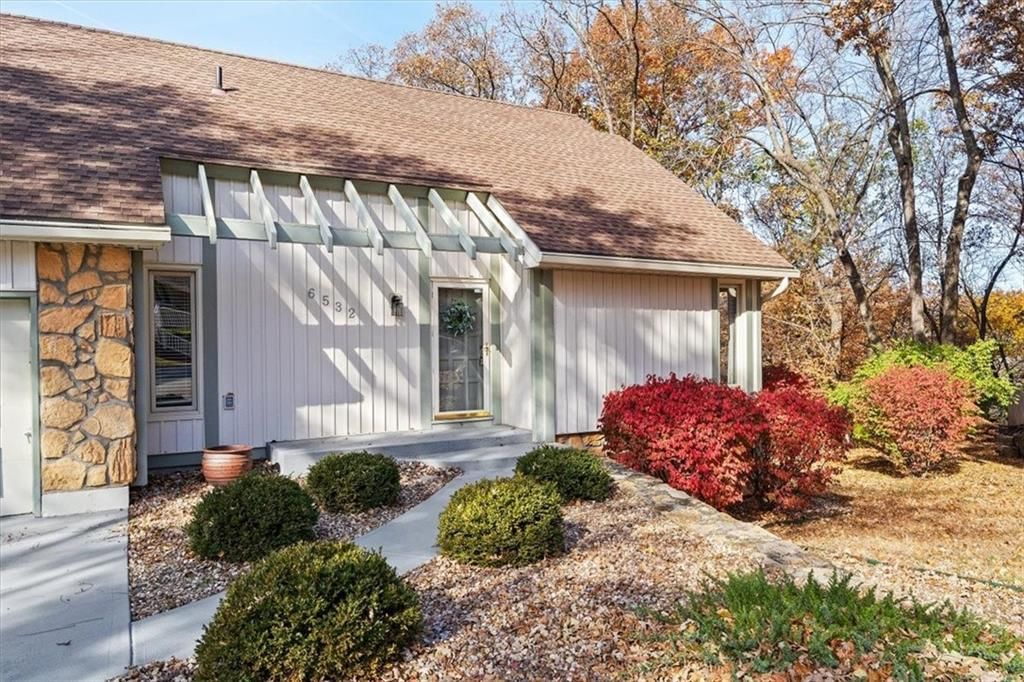 6532 NW Melody Court — photo 3