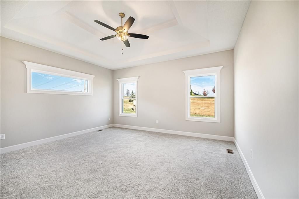 10101 N Oakland Avenue — photo 16