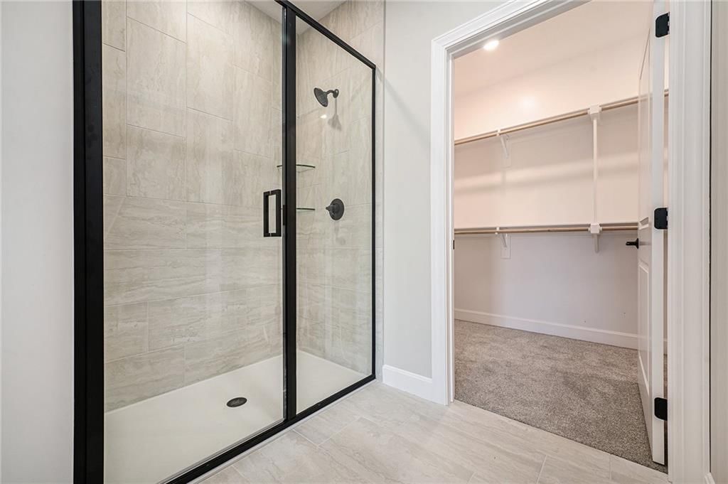 10101 N Oakland Avenue — photo 20