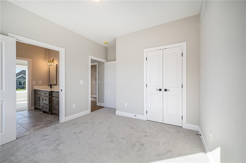 10101 N Oakland Avenue — photo 26
