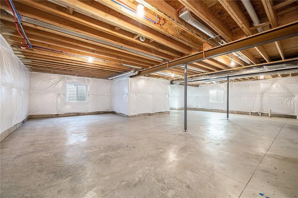 10101 N Oakland Avenue — photo 28