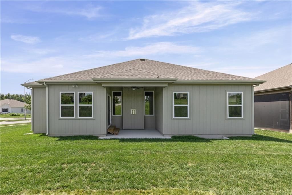 10101 N Oakland Avenue — photo 44