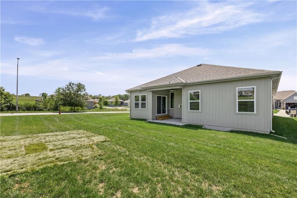 10101 N Oakland Avenue — photo 45