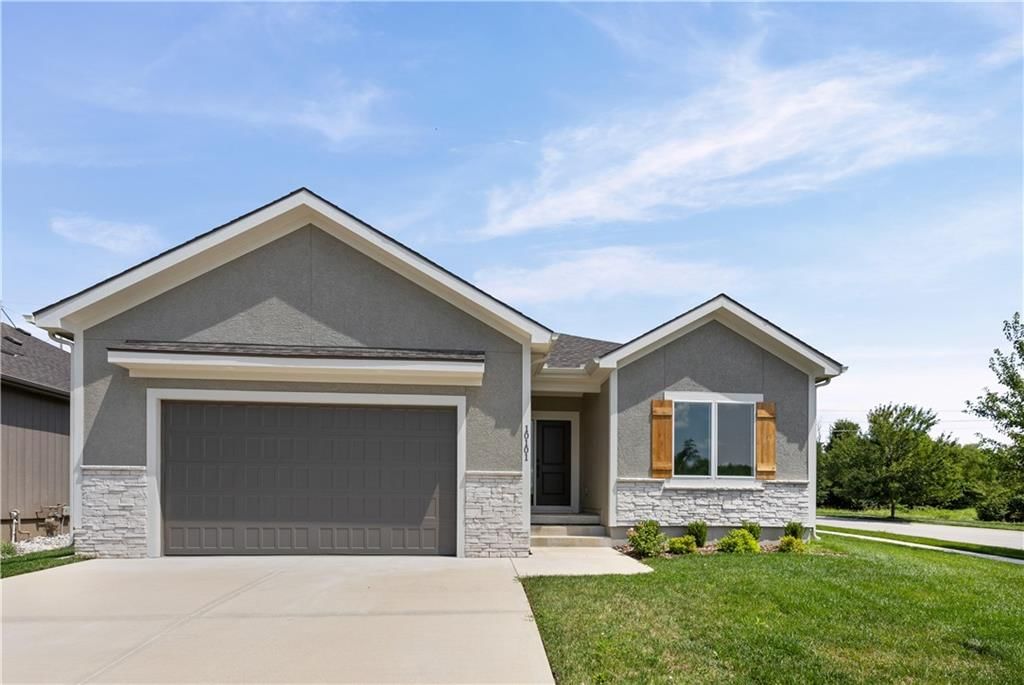 10101 N Oakland Avenue, Kansas City, MO