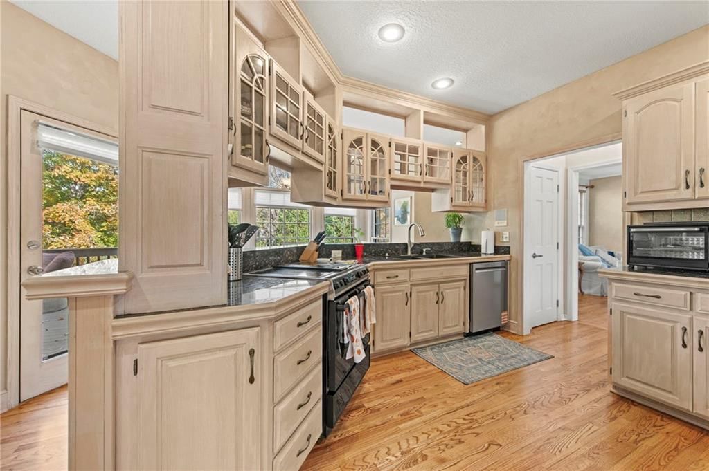 12813 Catalina Street — photo 20