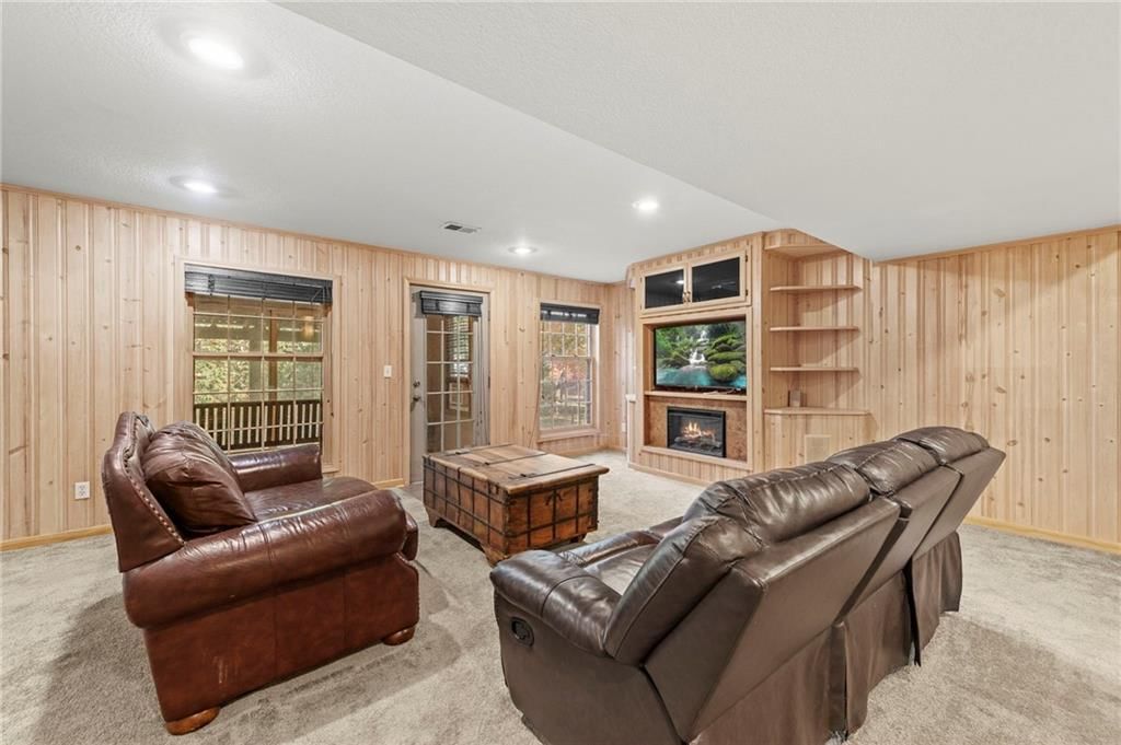 12813 Catalina Street — photo 50
