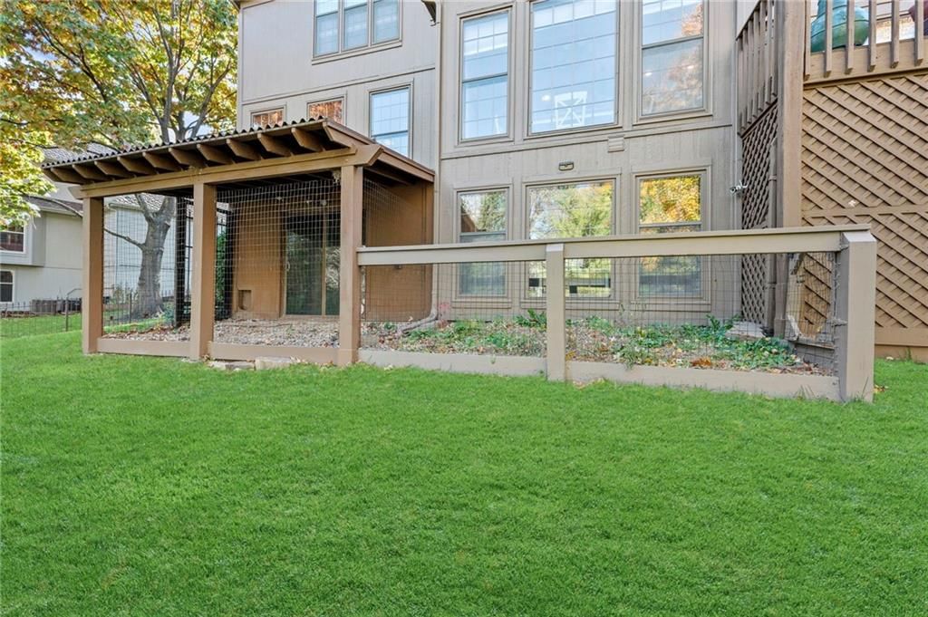 12813 Catalina Street — photo 65