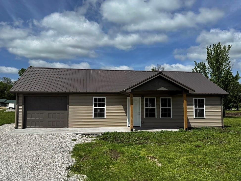 105 W Marvin Avenue, Walker, MO