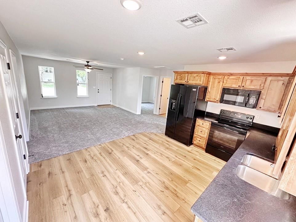 105 W Marvin Avenue — photo 11