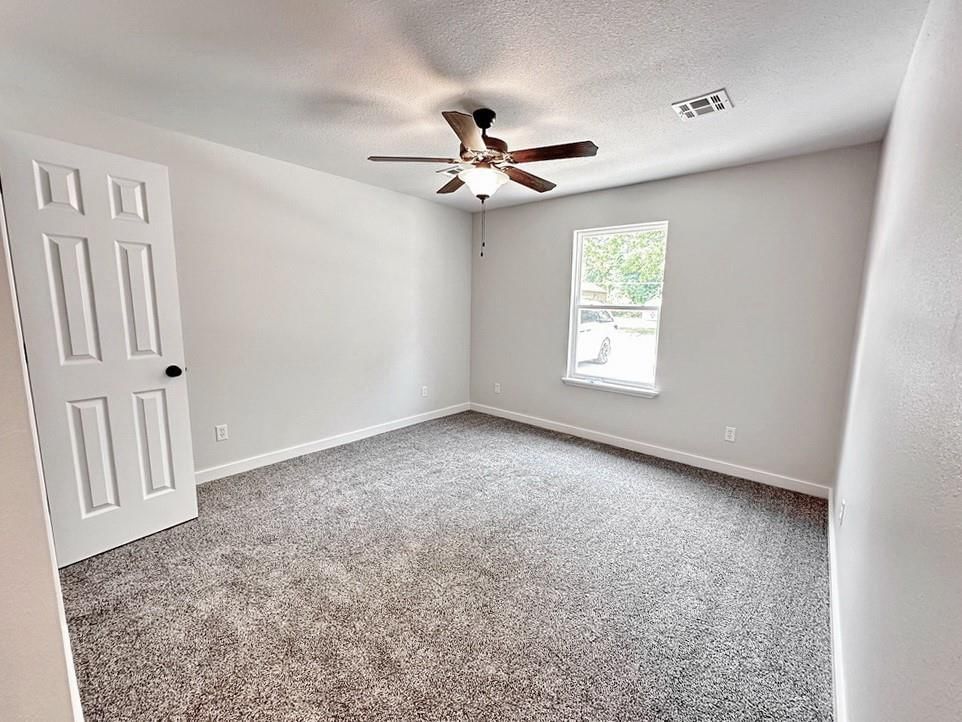 105 W Marvin Avenue — photo 16