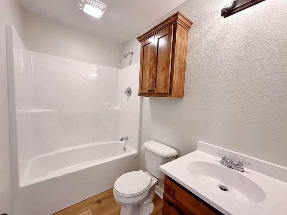 105 W Marvin Avenue — photo 24