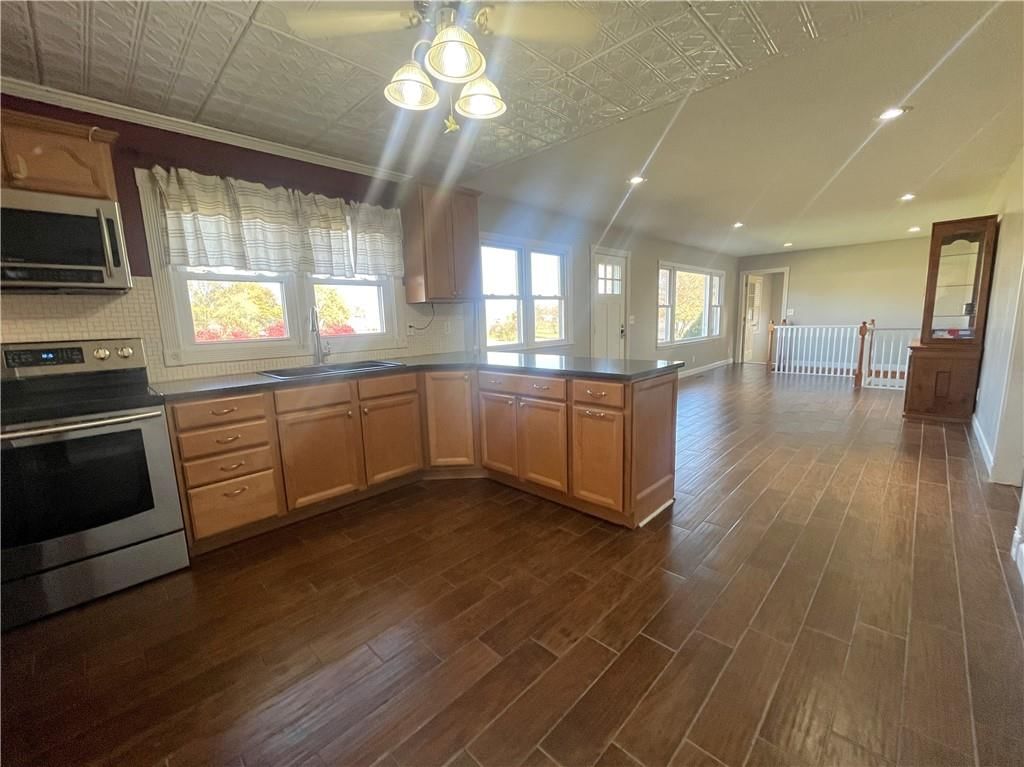 209 W Sunset Drive — photo 29