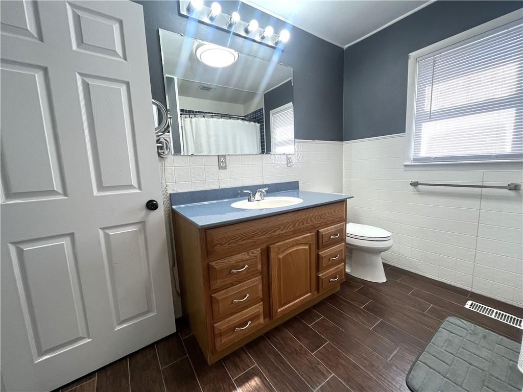 209 W Sunset Drive — photo 33