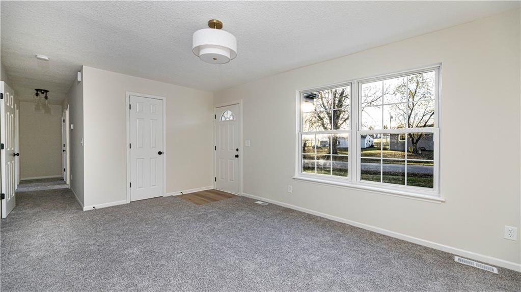 16207 Terry Avenue — photo 2