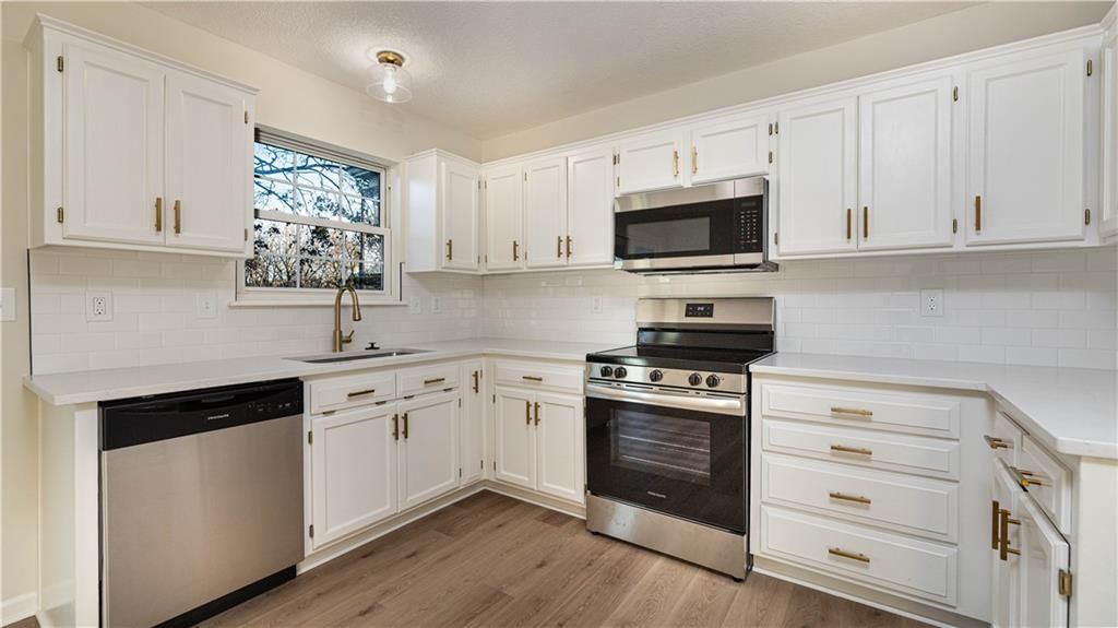 16207 Terry Avenue — photo 4